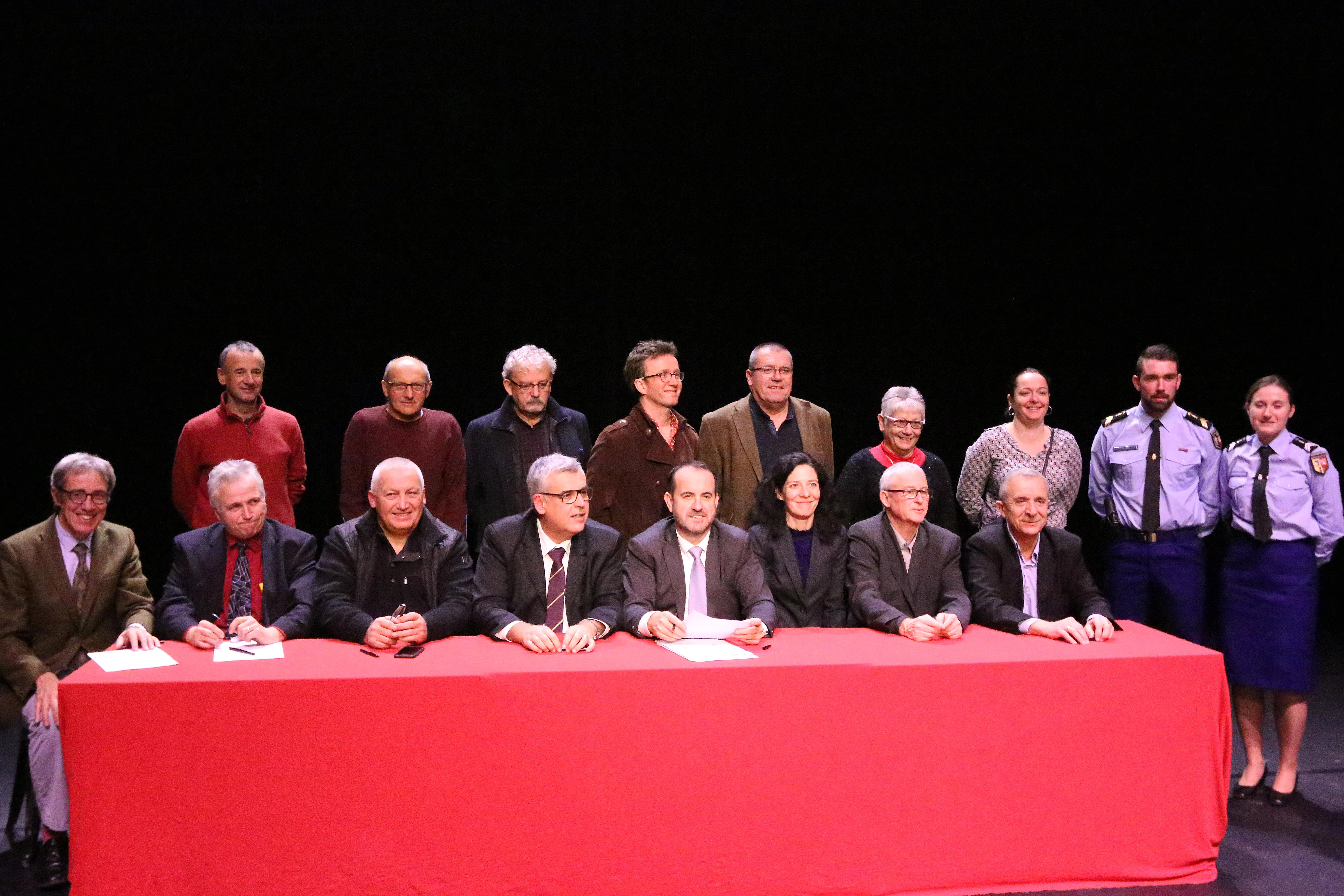 Signature de la convention par les collectivités